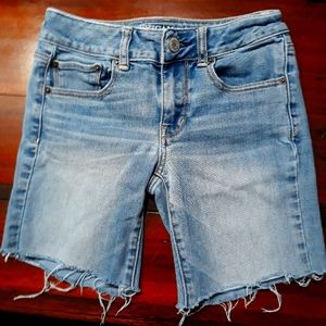 Size 0 American eagle shorts